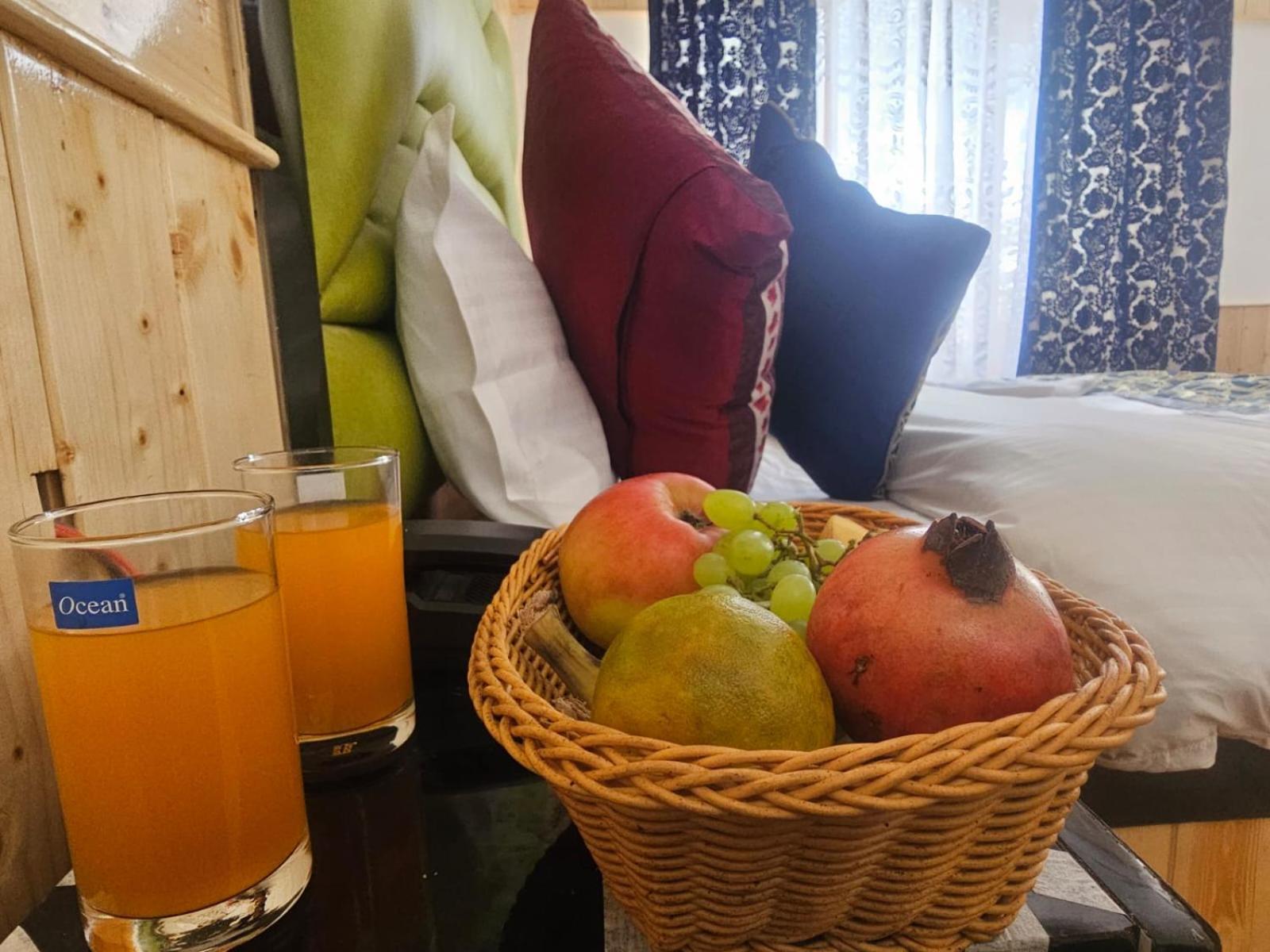 Delta View Hotel Pahalgam Ngoại thất bức ảnh